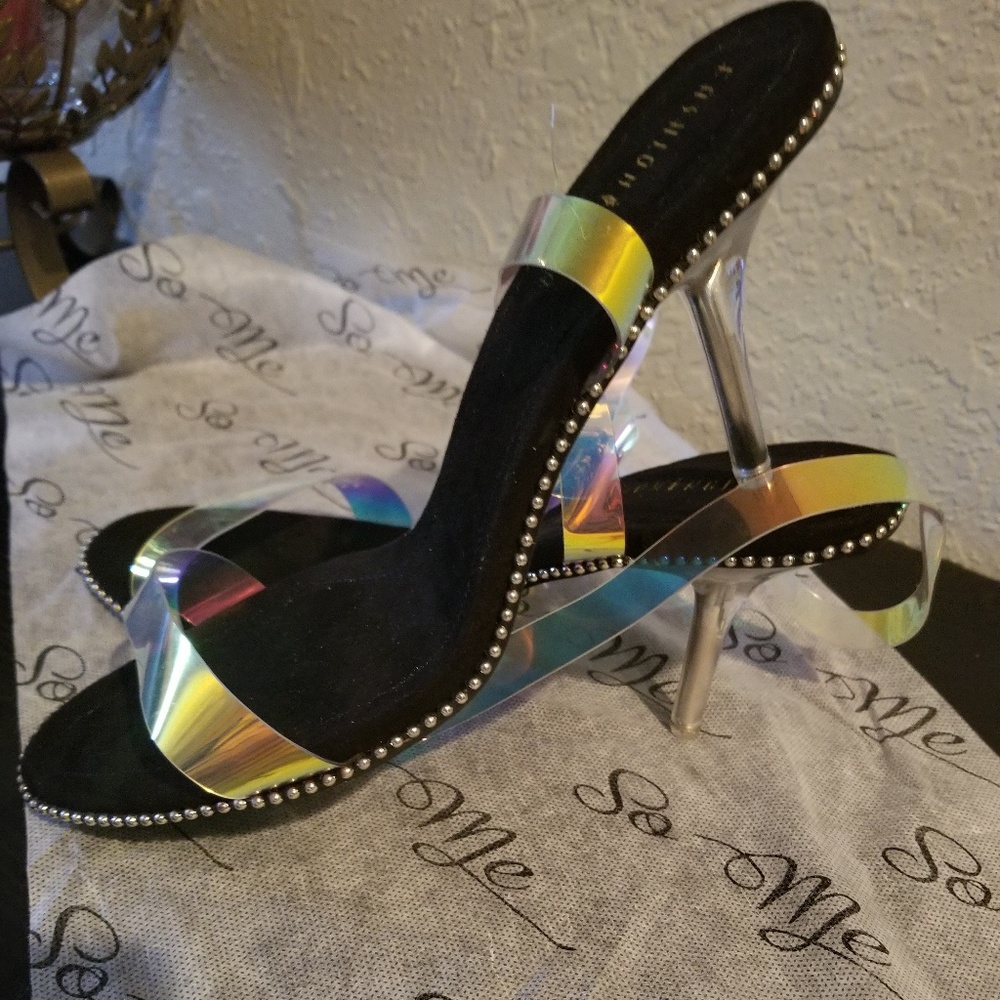 Super cute heels brand new short heel about 3 inch